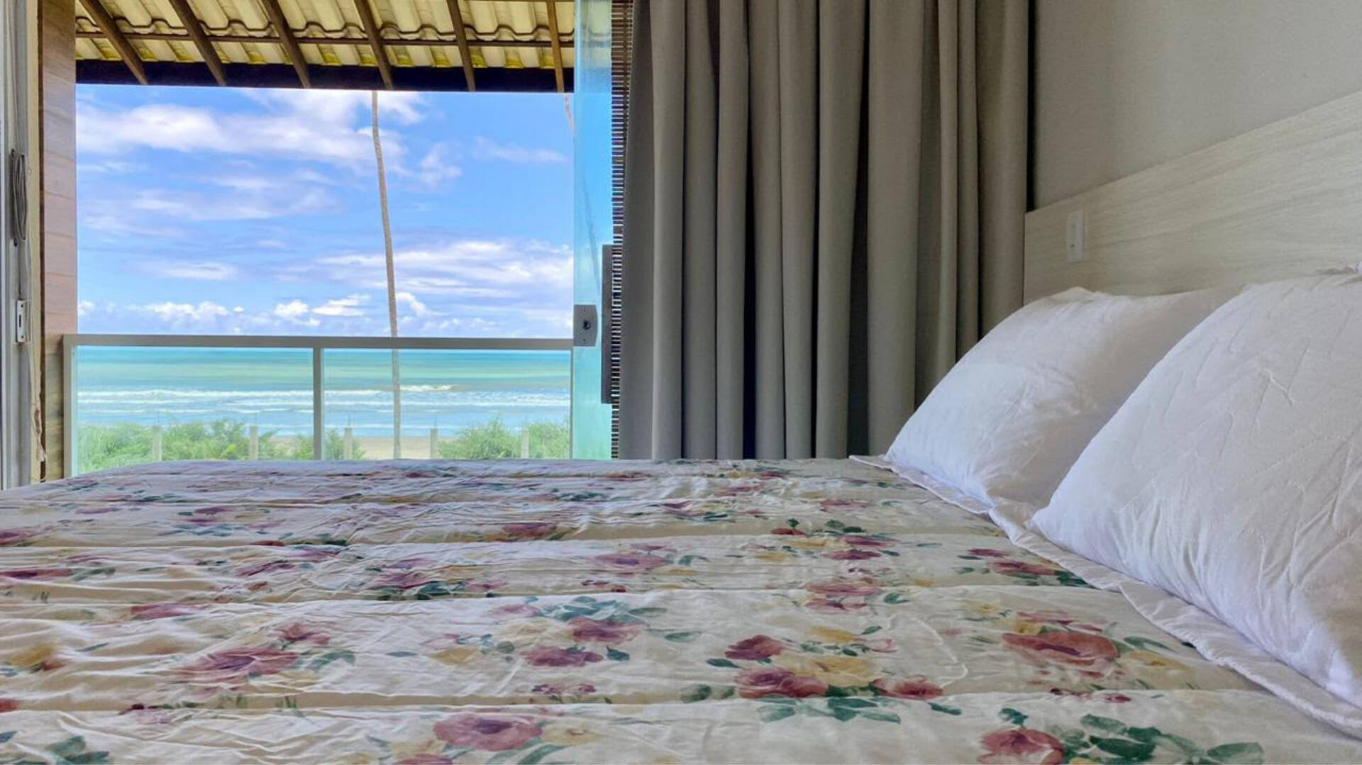 Duplex mobiliado com 4 suítes e vista para o mar em Ilhéus
