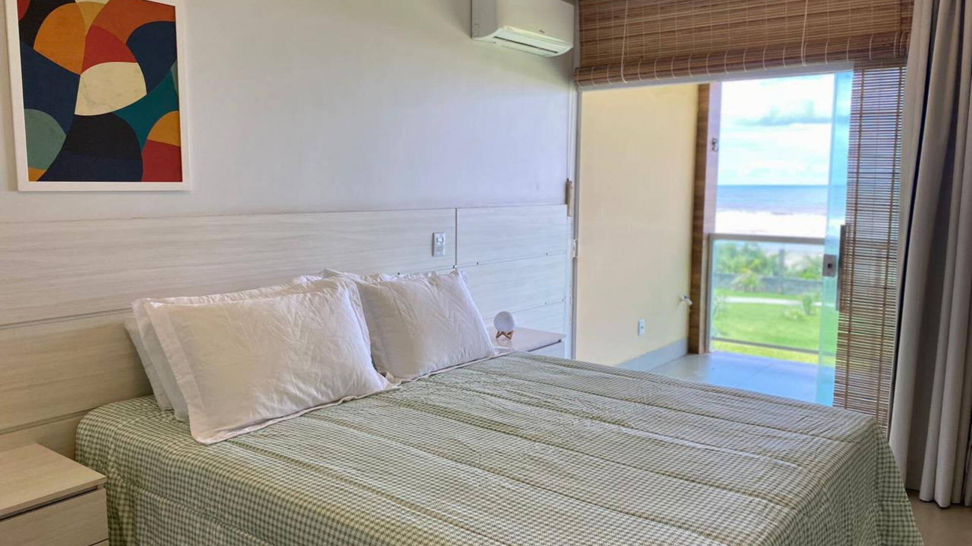 Duplex mobiliado com 4 suítes e vista para o mar em Ilhéus