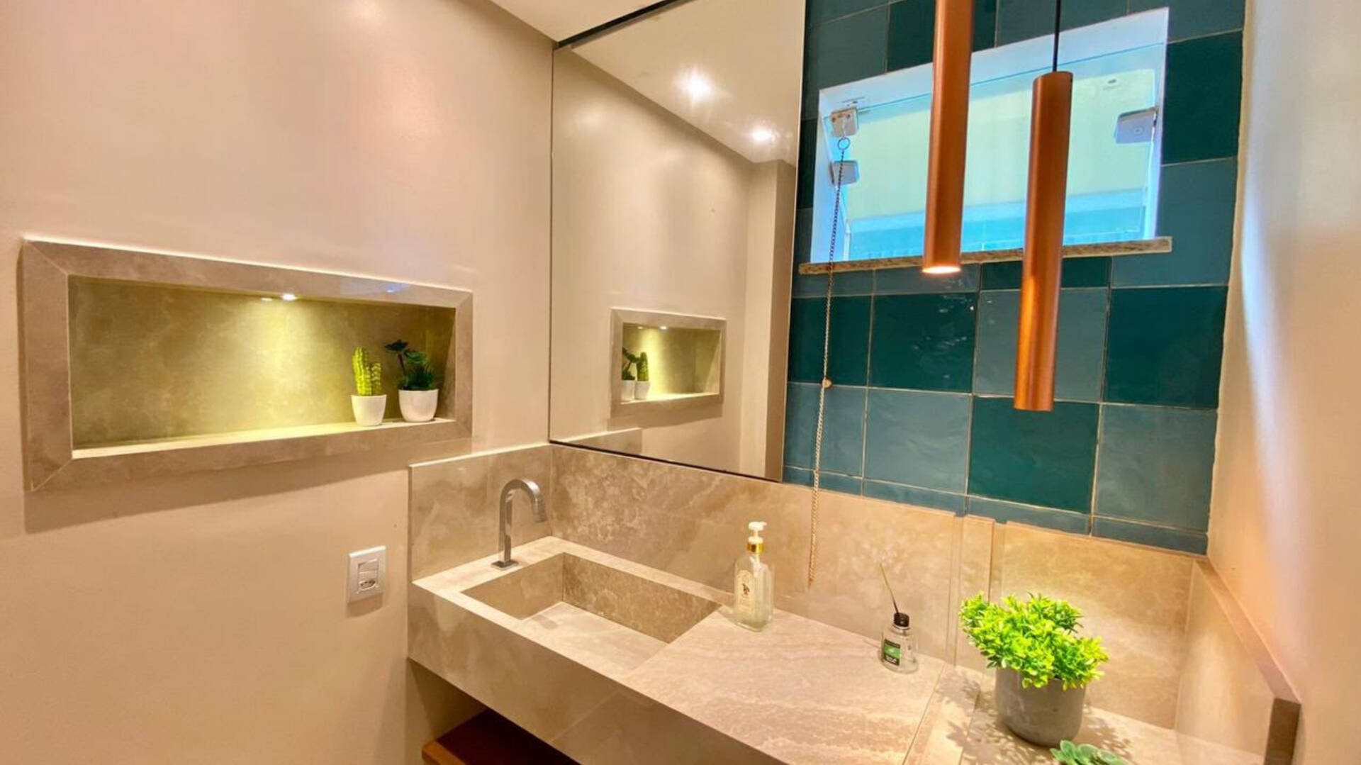 Duplex mobiliado com 4 suítes e vista para o mar em Ilhéus