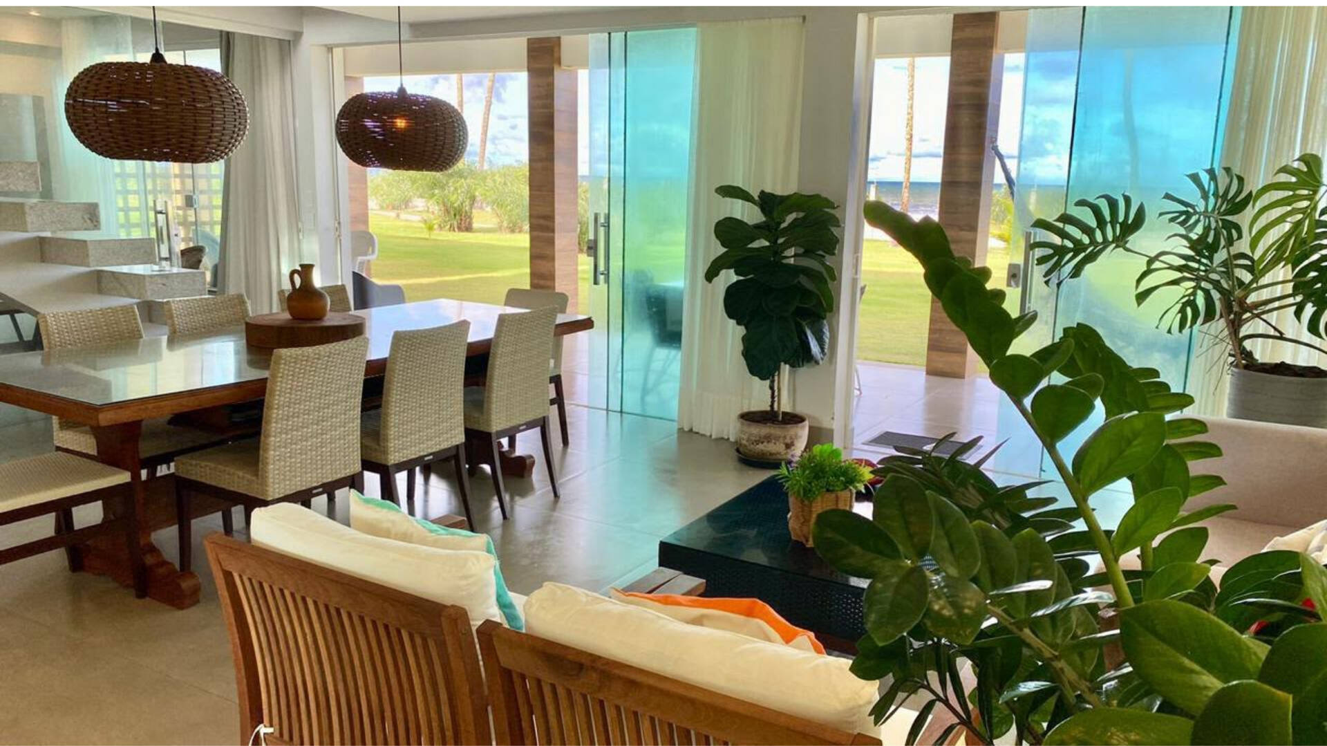 Duplex mobiliado com 4 suítes e vista para o mar em Ilhéus