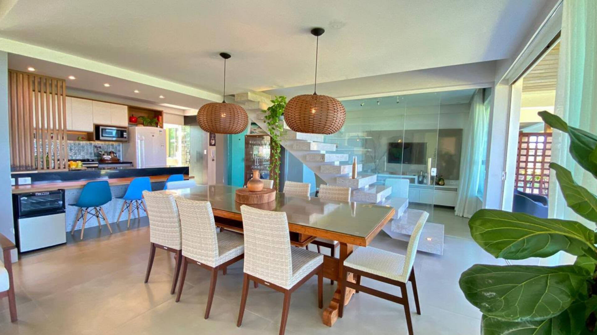 Duplex mobiliado com 4 suítes e vista para o mar em Ilhéus