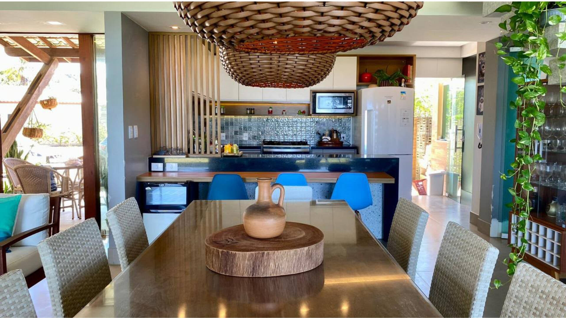 Duplex mobiliado com 4 suítes e vista para o mar em Ilhéus