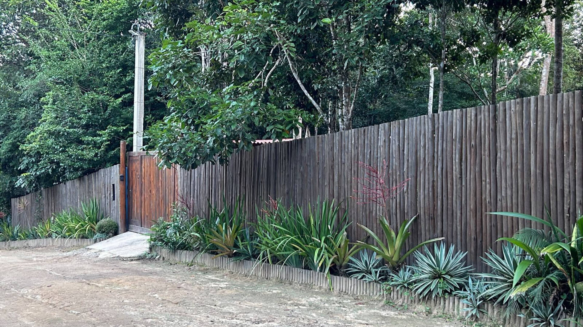 Casa rústica em condomínio — Arraial d’Ajuda, Porto Seguro